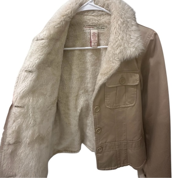 Women's Abercrombie Tan Faux Fur Collar Jacket Size Medium - Picture 3 of 5